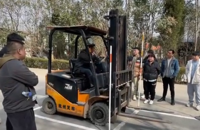 洛阳叉车考实操实用技巧